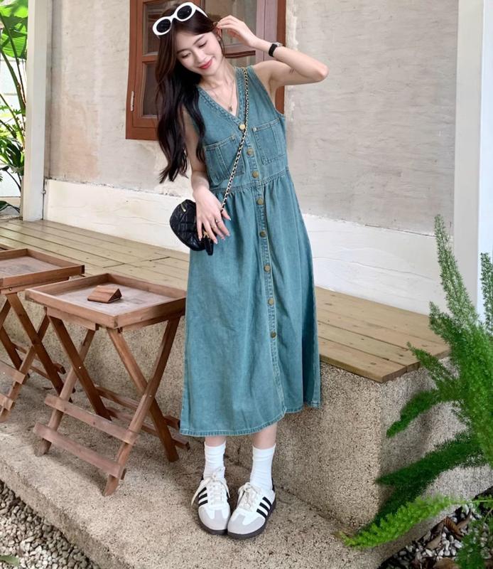Product Introduction of Y. French Style Temperament V-neck, Vest Denim Dress Casual Womenswear 17
