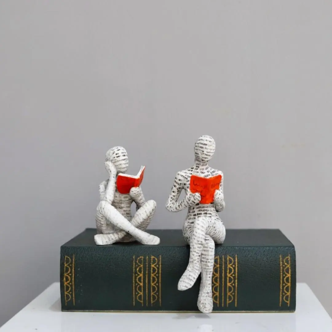 Reading Man & Woman Design Resin Ornament, 1/2 Counts Abstract Home Decor, Fashion Bookshelf Decoration, Desk Decoration for Home Office, Room Decor
