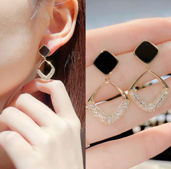 Product Introduction of Minzo Anting Korea Perempuan Imitasi Dewasa Motif Kotak Hitam Earrings Aksesoris Perhiasan Wanita Elegan 25