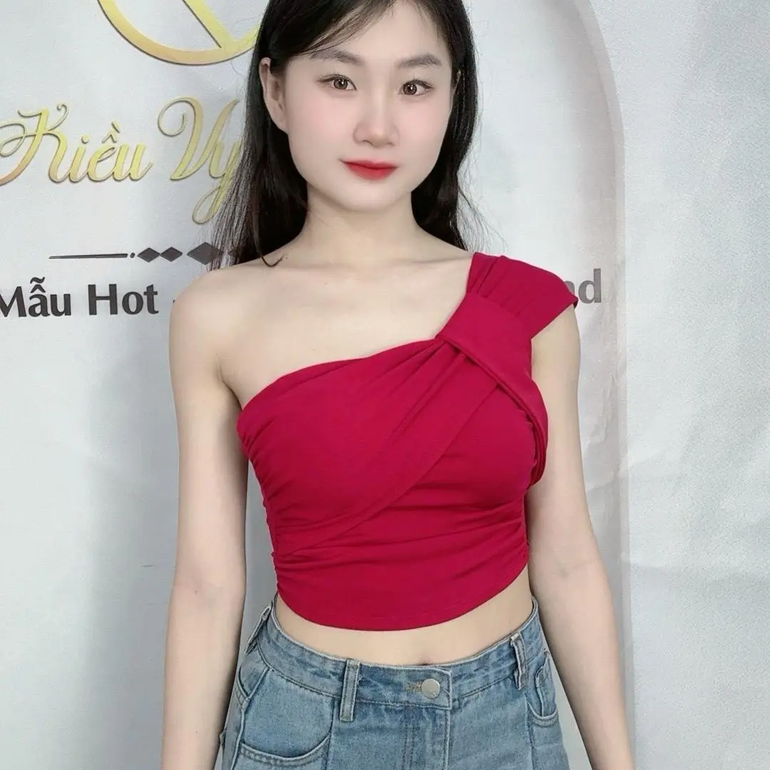 ÁO ỐNG  LỆCH VAI MỘT BÊN NHÚM 2 bên eo ,kèm mút ngực chất vải BORIP. Nữ Women Top  FO Kem Nhung Voi Sen
