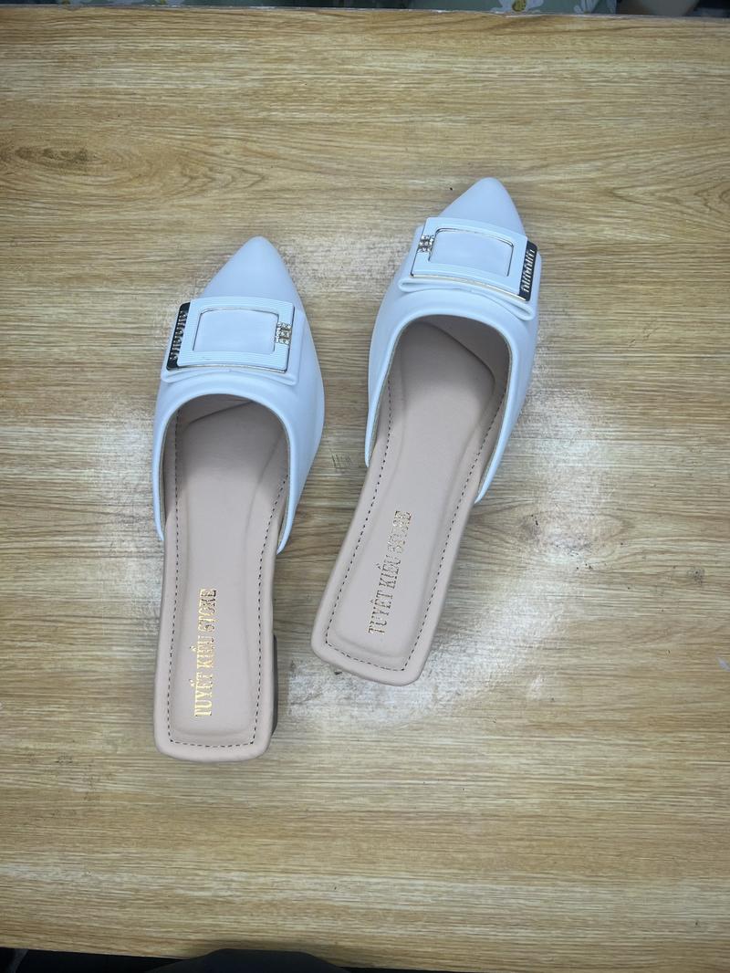 Product Introduction of TUYETKIEUSTORE Sục 3p đính đá điểm nhấn Nữ DéP Shoes Mũi nhọn Women GiàY 6