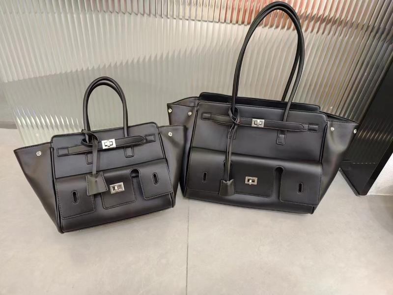 Product Introduction of 2025 New Roden Lock Tote Bag Large Capacity Neutral Motorcycle Wings Style Bag Leather Shoulder Bag Tote Bag 2