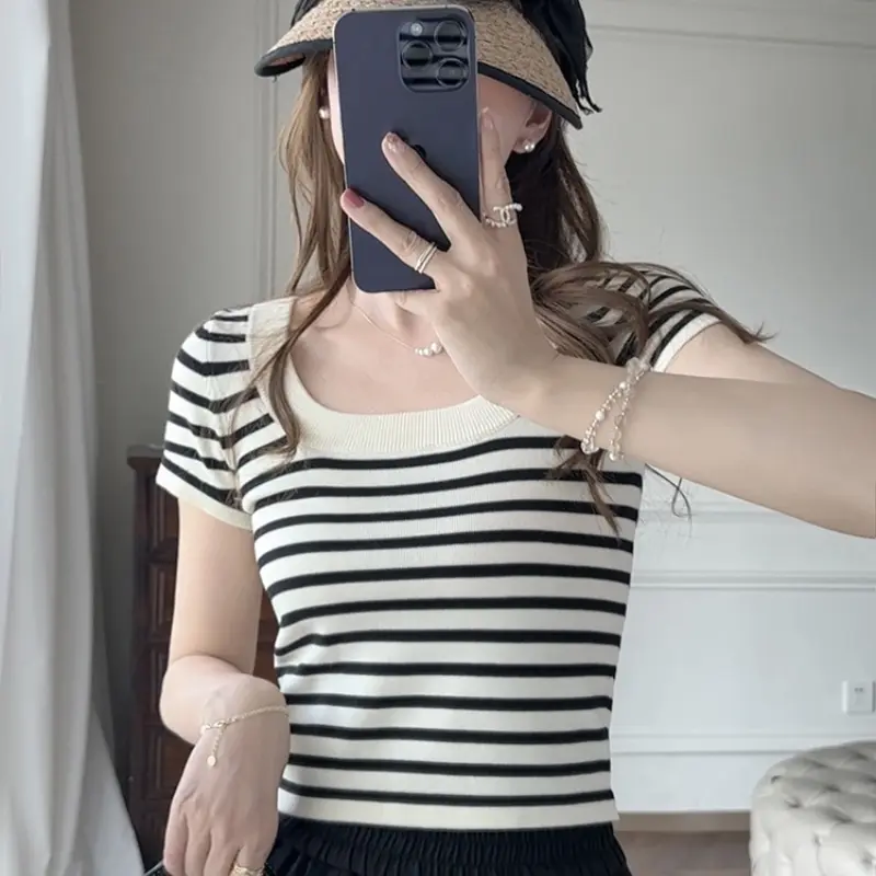 Striped Short Style Top Design Sense Niche 2024 New Summer Sweet Slim Fit Inner Shoulder Short-Sleeved T-shirt Women's Striped Short-Sleeved Top