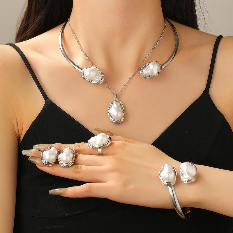 Product Introduction of Southeast Asian Trend Baroque Irregular Pearl Set Jewelry for Women High-end Necklace Earrings Ring Bracelet Choker 5