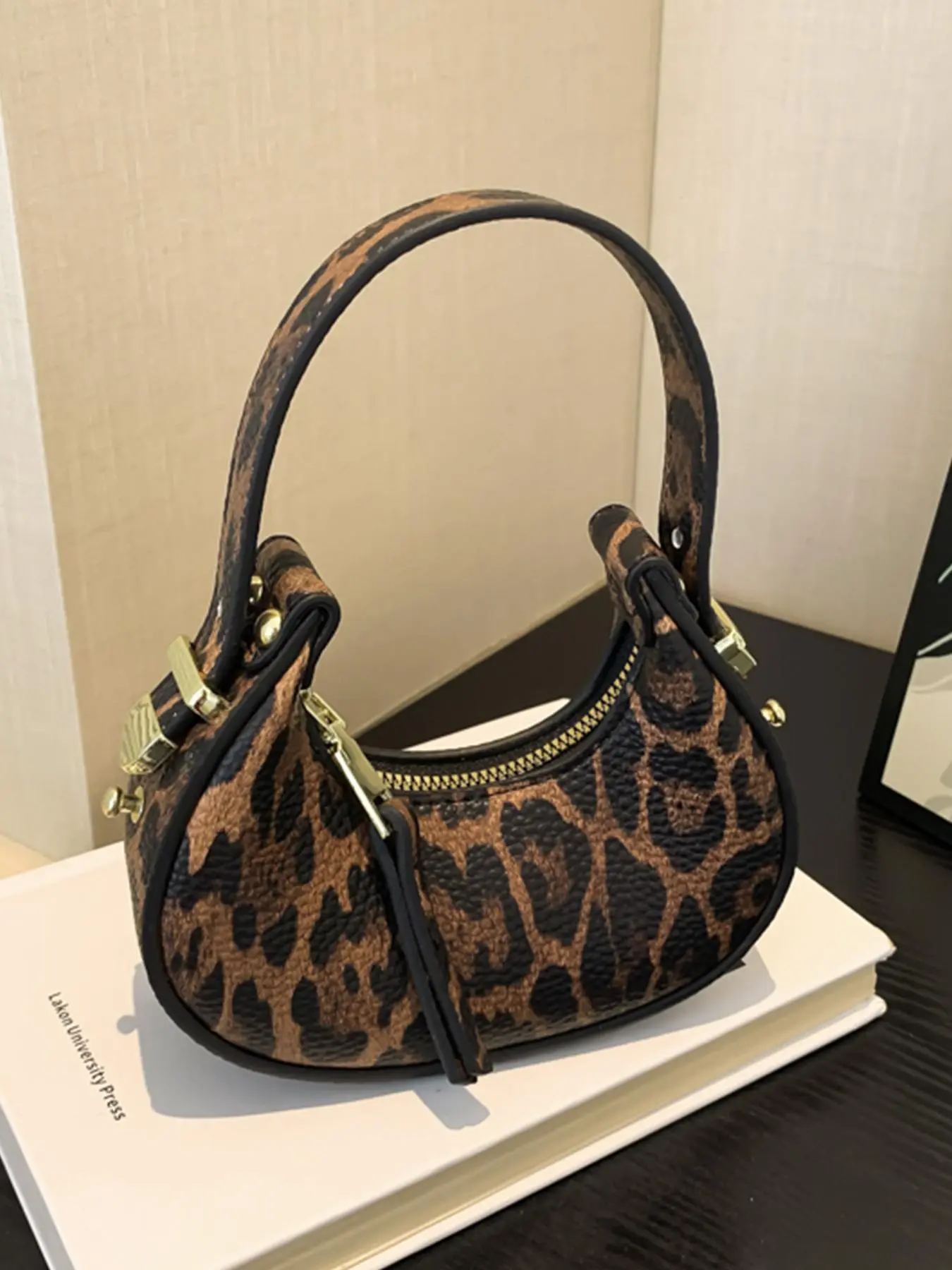 Fashion Leopard Pattern Handbag, Casual Versatile Zipper Shoulder Bag for Women, Trendy All-match Commuter Bag for Daily Used