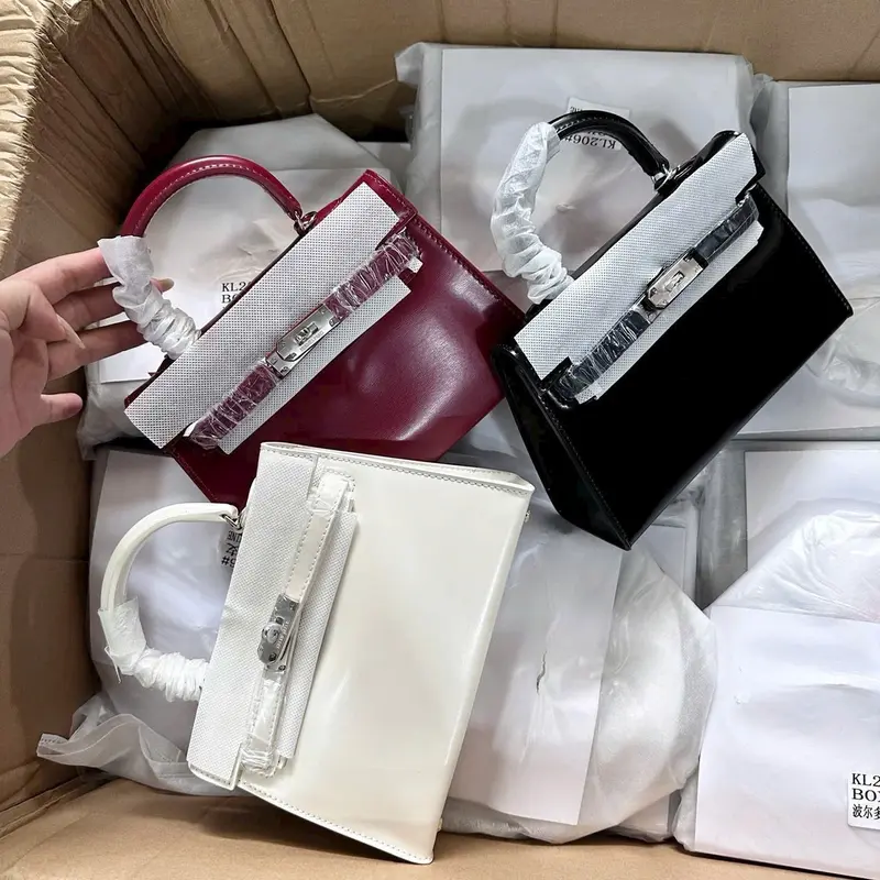 Túi Xách nữ 1 quai size 19-22cm bản da bóng tag bạc 0