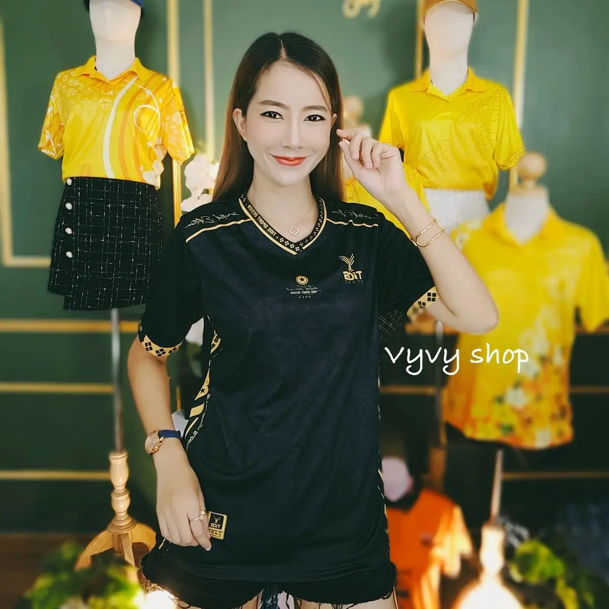 เสื้อกีฬาคอวี พิมพ์ลายด้านหน้า หญิงชายใส่ได้