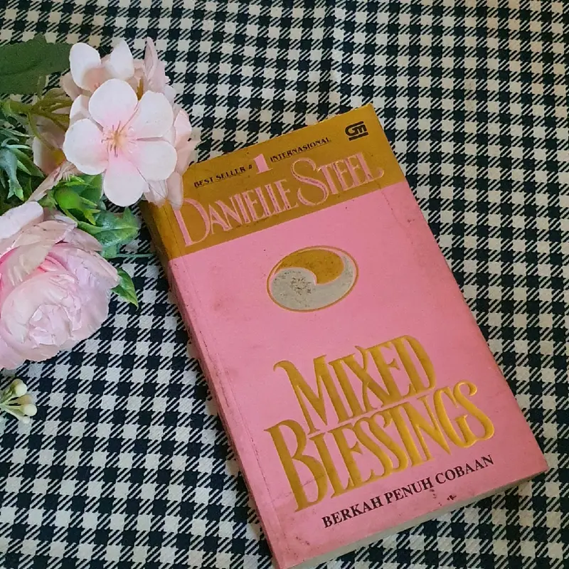 Novel Danielle Steel Soft Cover 6