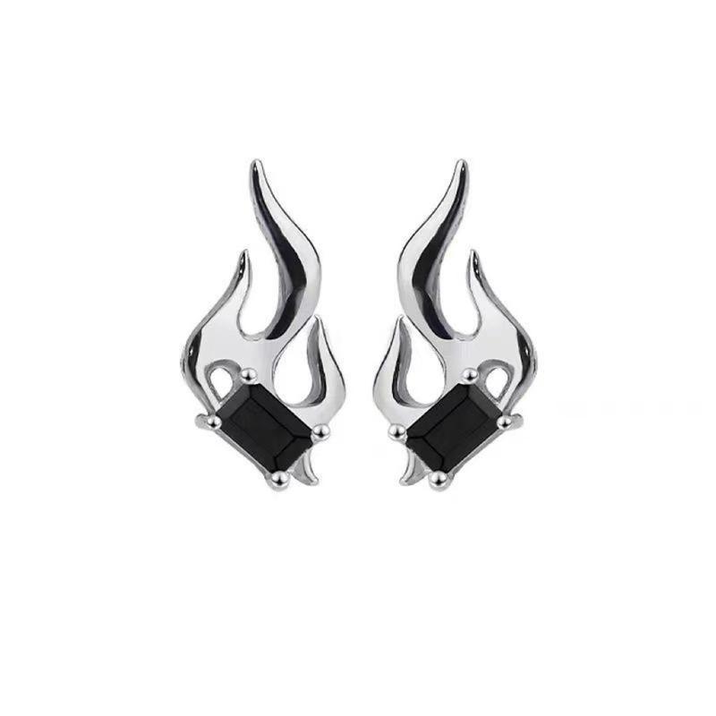 Product Introduction of New Flame Stud Earrings Men's Trendy High-Grade Black and White Zircon Earrings Simple Personality Ins Frosty Style Earrings 3
