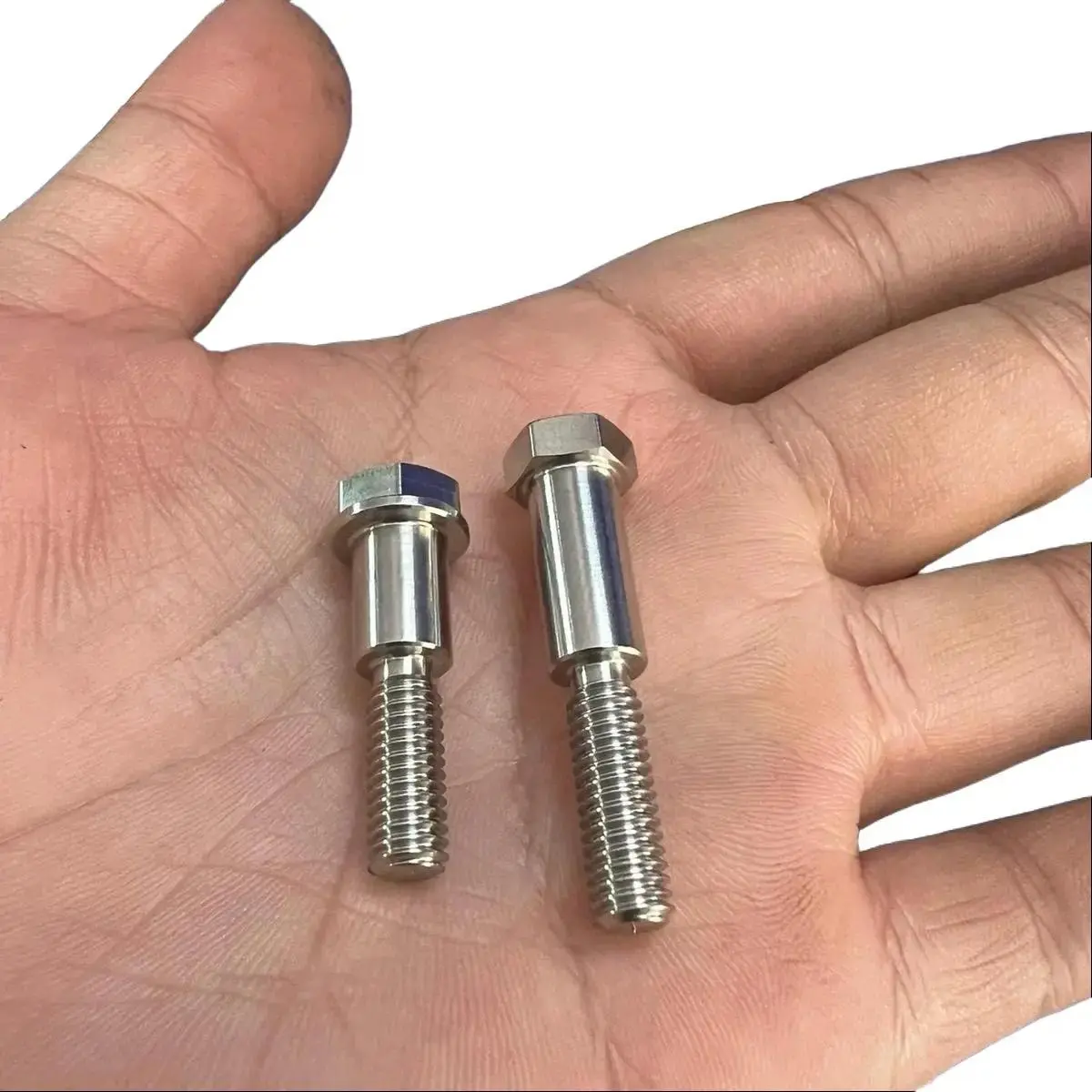 Ốc tay thắng - tay côn zin inx304 dài để lắp trợ sáng tay thắng - tay côn Phụ Tùng