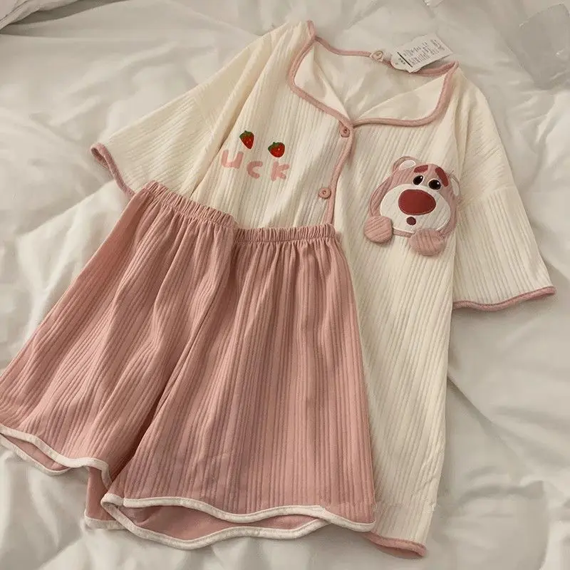 Bộ Đồ Ngủ In Hình Gấu Dâu Tây Hoạt Hình Dễ Thương Cho Nữ, Hàng Mới Về Mùa Hè, Dáng Rộng Vừa Vặn, Thường Ngày, Cỡ Lớn, Thích Hợp Mặc Nhà Cho Học Sinh, Có Thể Mặc Ngoài Trời Top Áo