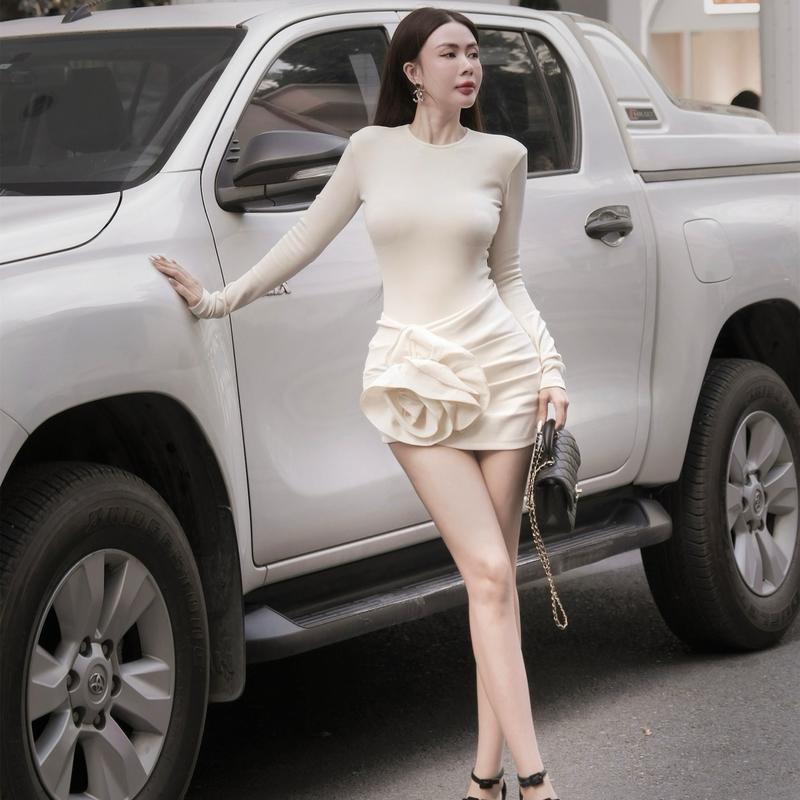 THUYVANTRAN set áo thun chân váy hoa