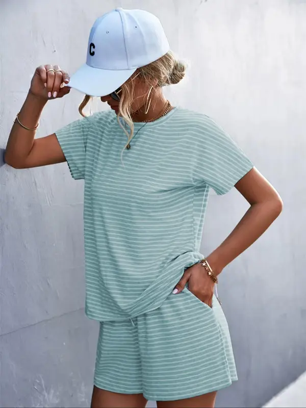 Women's Striped Print Round Neck Short Sleeve Tee & Pocket Elastic Waist Shorts Pajama Two-piece Set, Loose Casual Comfy Breathable Pj Set for Daily Home Wear, Women's Sleepwear for Spring & Fall, Lounge Sets, Pajama Sets 4