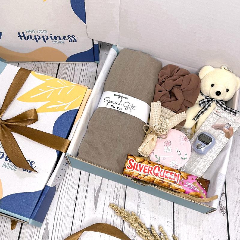 Product Introduction of Hampers Hijab Voal Paris Premium | Kado Ulang Tahun | Kado Pernikahan | Giftbox Cewek Muslim | Square Lembut Kerudung Segi  Empat 17