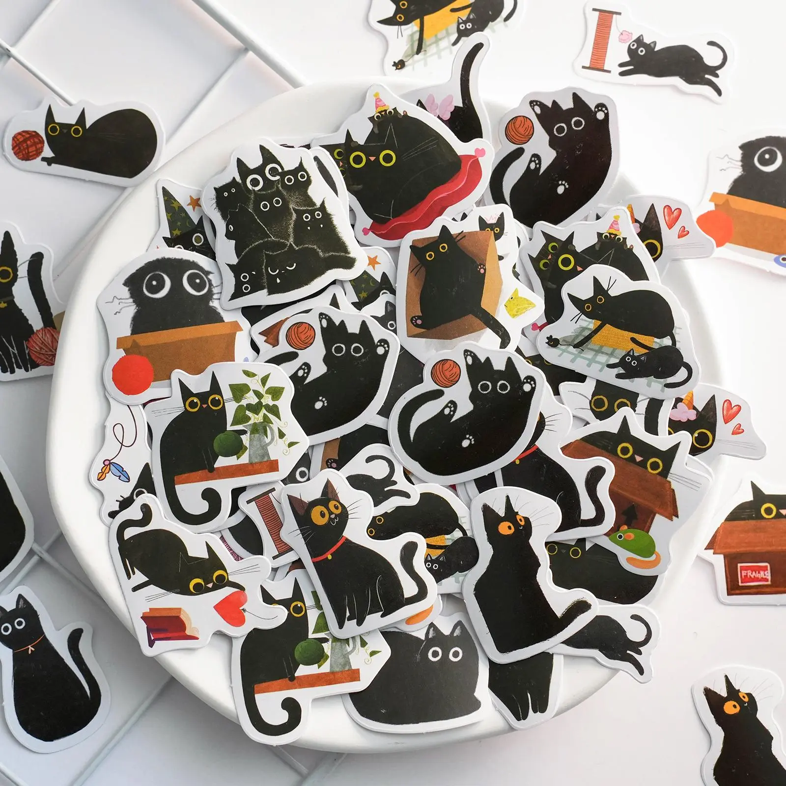Cartoon Cat Pattern Sticker, 46pcs/set Cute Animal Pattern Sticker, DIY Decorative Sticker for Gift Greeting Card Water Bottle Laptop Phone