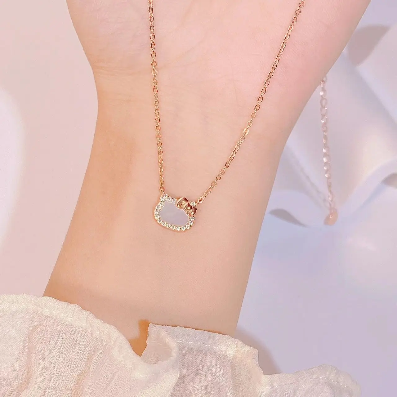 Vòng Cổ số lượng ít, Thiết kế mèo Hellokitty, giá cả phải chăng và sang trọng, Dây Chuyền Xương Đòn Hoa Nữ Trang Sức Women