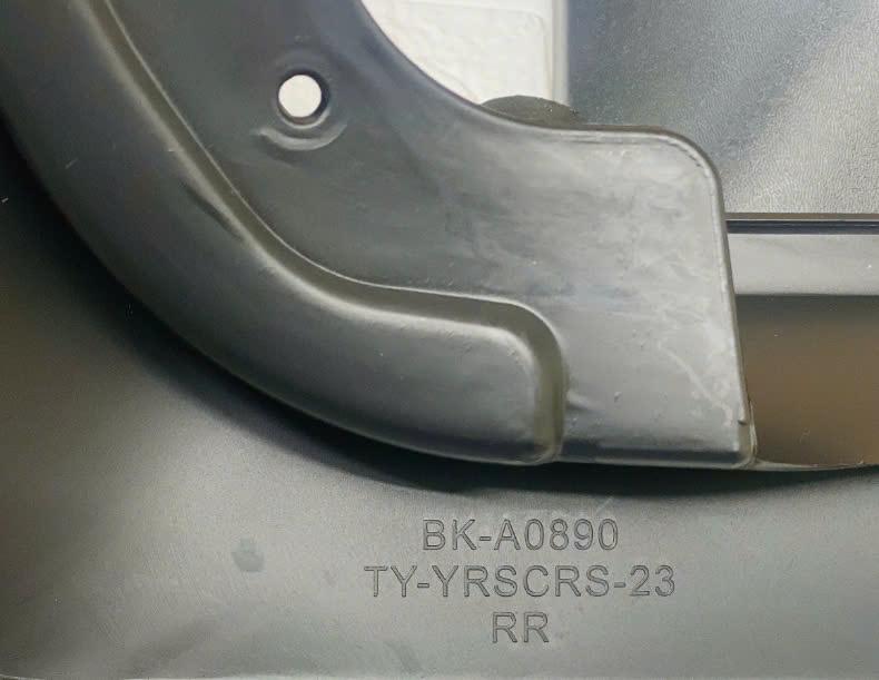 Bộ chắn bùn xe Yaris Cross 2023-2024-2025 nhựa dẻo cao cấp, lắp đặt dễ dàng, tặng kèm ốc vít. 4