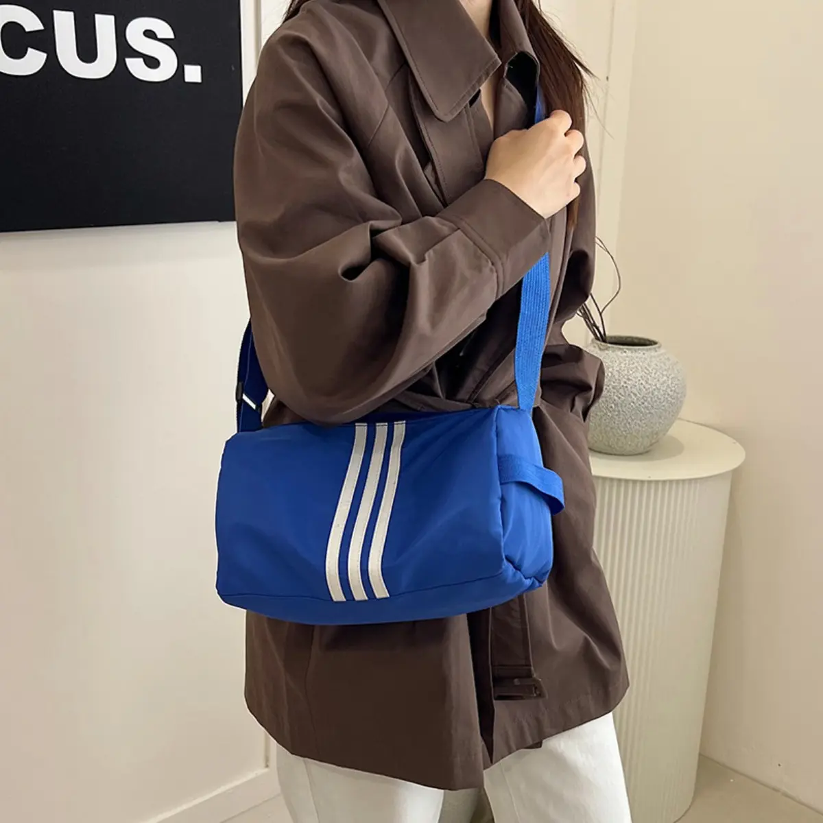 Unisex Water-Resistant Crossbody Bag Minimalist Shoulder Bag with Pockets MINIMAL PRIME Crossbody – Mueslii main image 4