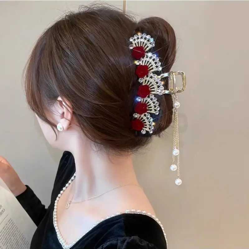 Red rose sparkling diamond tassel clip, shark clip at back of the woman's head, high-end feeling, bride cheongsam toasting outfit, lace veil pakai  gandik  pengantin flower  claw  clip