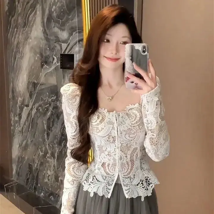 Áo Sơ Mi Cơ Sở Ren Cho Nữ, Hàng Mới Về Mùa Xuân, Phong Cách Dễ Thương Và Gợi Cảm, Áo Cổ Vuông, Cảm Giác Cao Cấp, bó Eo, Ôm Sát, Tay Áo Dài, Có Thể Mặc Bên Trong