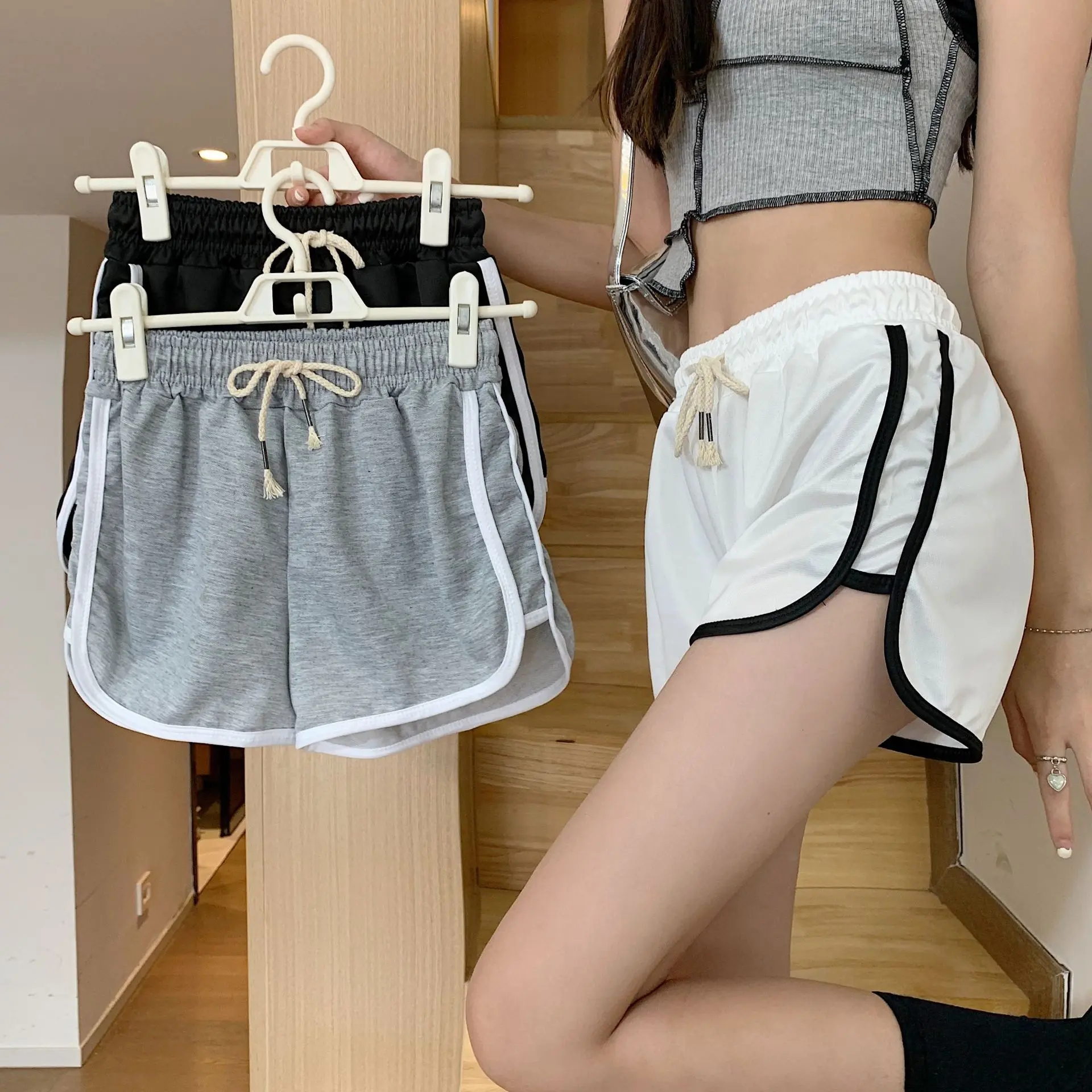 Wearing yoga shorts for spring, summer, and autumn, beach casual sports shorts for women, plus size loose fit fitness running hot pants, wide leg pants
