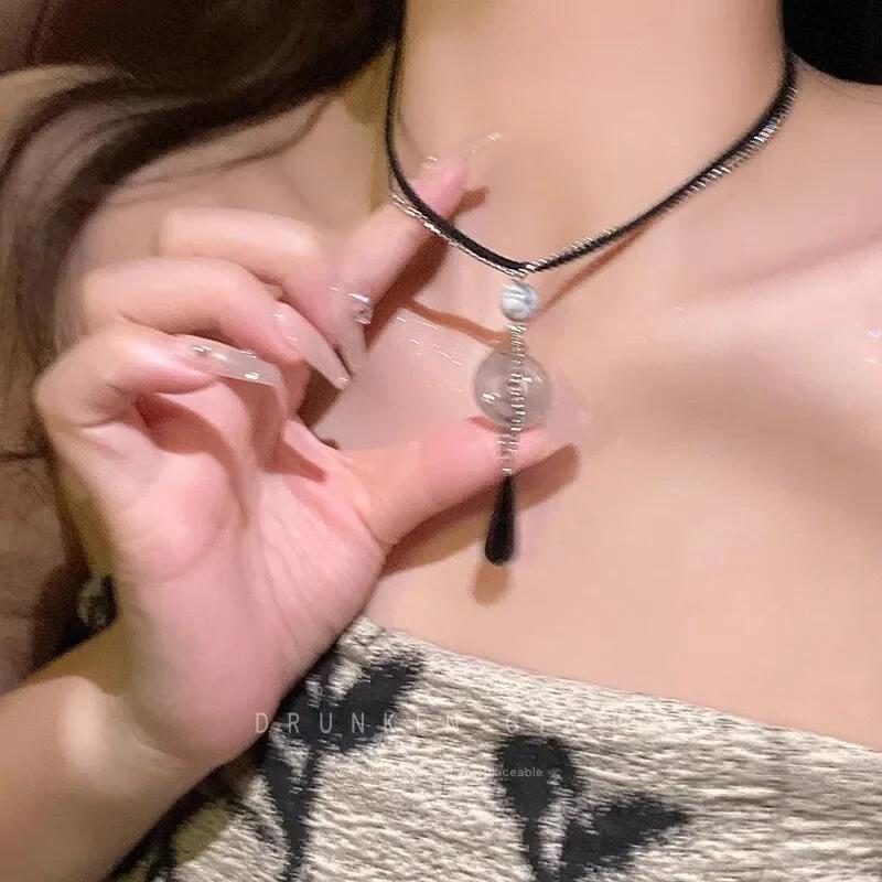 Product Introduction of Elegant Chinese Style Flat Anchor Bone Necklace Trendy Lightweight Versatile Sweatshirt Chain Natural Stone Pendant 4
