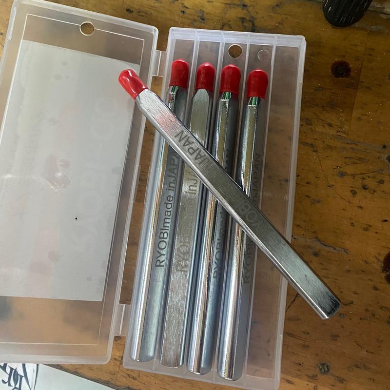 Lưỡi cắt bàn đẩy gạch ryobi cây bút dùng cho bàn đẩy gạch 2thanh.