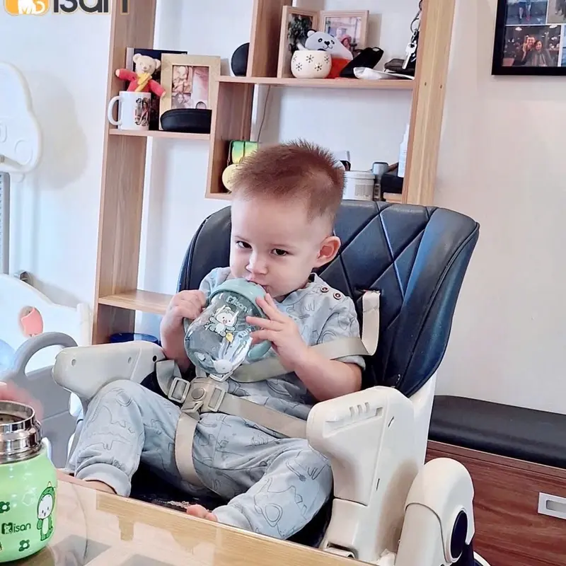 Bình Tập Hút Tritan Cao Cấp Misan, Chống Sặc, Chia Vạch, Ống Hút Mềm Tiện Lợi Cho Bé Shop Dua Hau Baby & Mom 3
