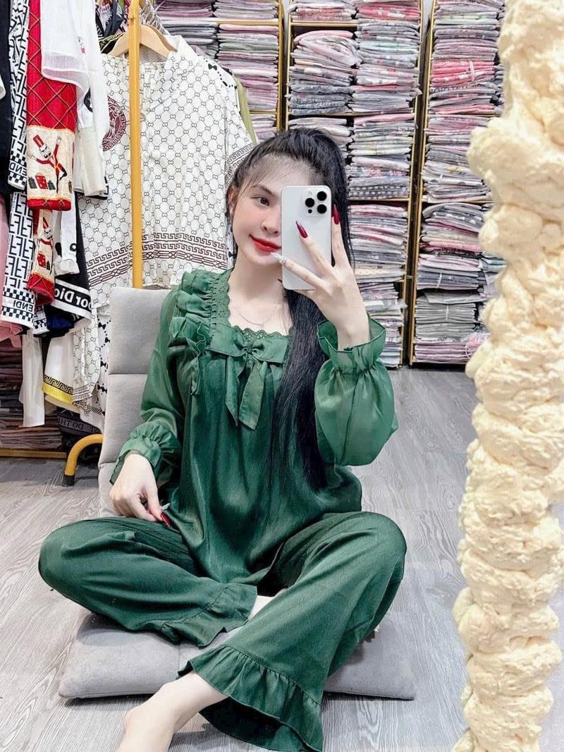 Product Introduction of H55 Pijama Nữ Áo Dài Cổ Vuông Tay Von Tag Nơ Quần Ống Loe Chất Lụa Xước Trơn Bộ Đồ Ngủ Nữ Phù Hợp Mặc Bốn Mùa Size 40-62 KG Ong Voi Loang 9