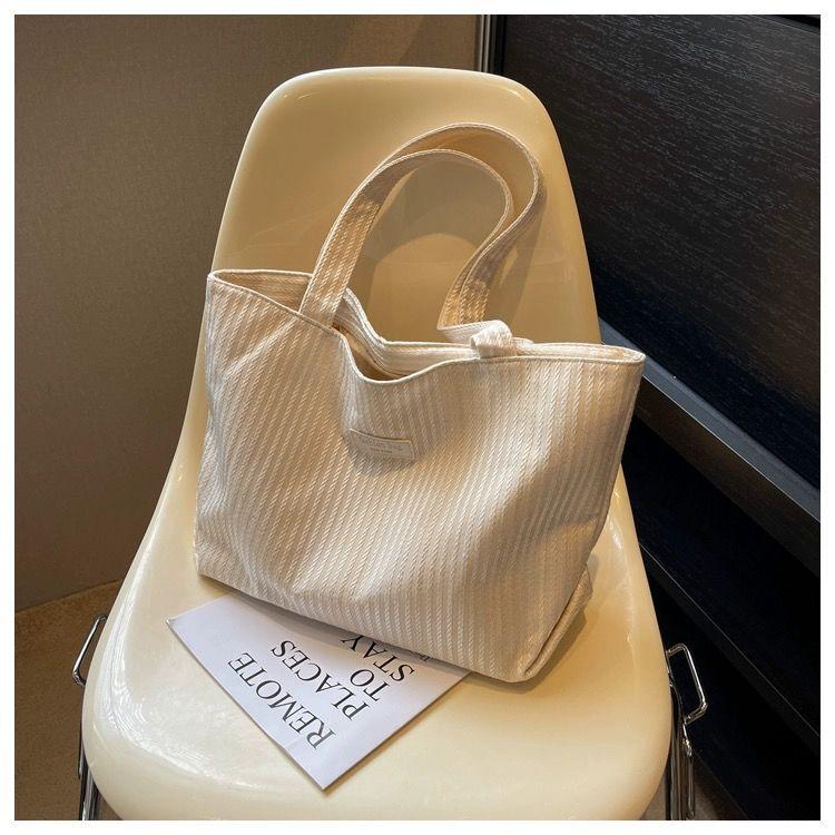 Product Introduction of Túi Tote Sức Chứa Lớn, Thời Trang Phong Cách Hàn Quốc, Túi Tote Đeo Vai Đơn Giản, Thích Hợp Cho Sinh Viên Đại Học Và Phụ Nữ, Phong Cách Ins, 2024 Bag Chữ Nhật 12