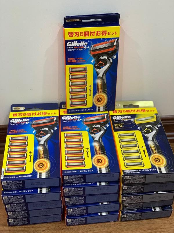 Bàn Cạo Râu Gillette Fusion 5 +1(hàng NĐ N.H.ẬT)Tay cầm Rung Pin gồm 1 cán kèm 6lưỡi thay thế
