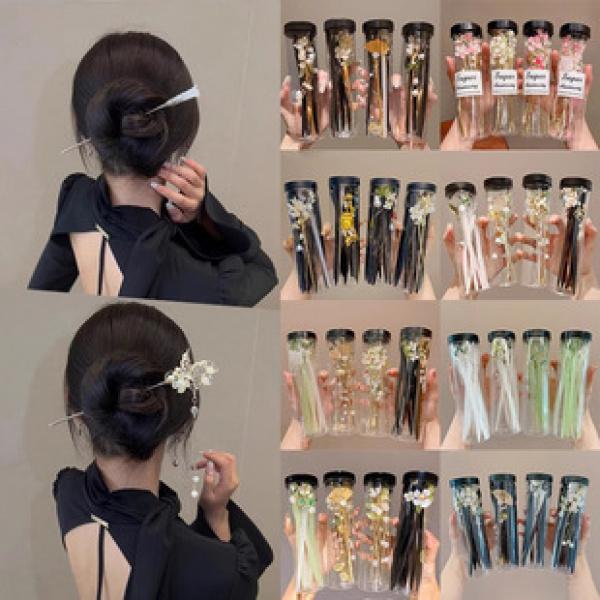 Product Introduction of Ghim Gấu, Chất Liệu Nhồi Bông Thiết Kế Búp Bê Hoạt Hình, Trâm Cài, Dễ Phối Đồ Thích Hợp Cho Mùa Thu Và Mùa Đông, Phụ Kiện Túi Xách Và Quần Áo Dễ Thương, Huy Hiệu, Phụ Kiện Cặp Đôi 20