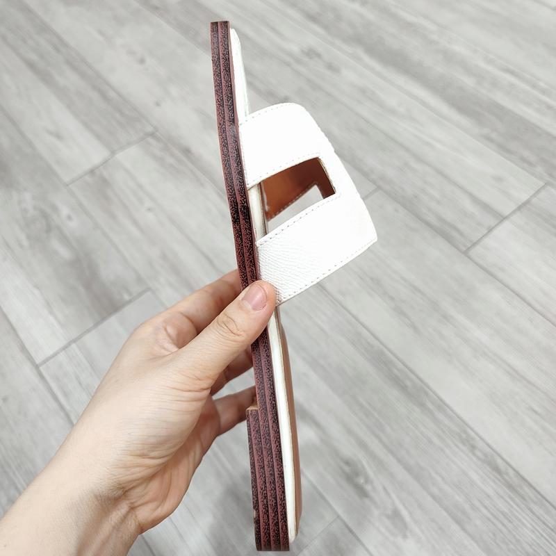 Dép lê nữ chữ H màu Trắng sần - Da sần thời trang ảnh thật - Chân đế phẳng gót (1,5 cm) DéP Shoes