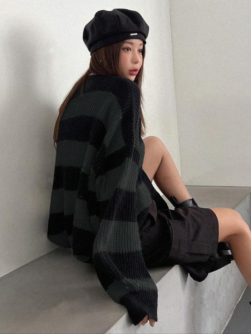 Product Introduction of Women's Colorblock Striped Print Drop Shoulder Sweater, Casual Long Sleeve Round Neck Jumper for Fall & Winter, Fashion Ladies' Knitwear for Daily Wear 2