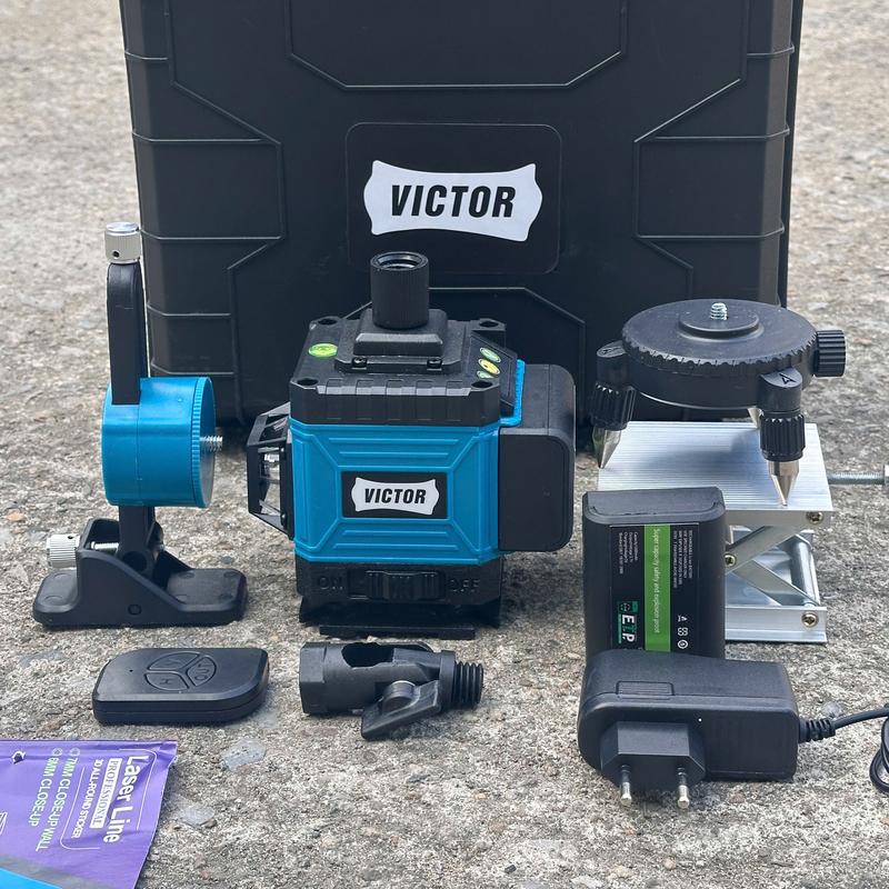 Máy Cân Bằng Lazer 12 Tia Xanh Bóng Led Victor Kèm Giá Treo Nam Châm và 02 Pin 4.800 mAh Bảo Hành 6 Tháng