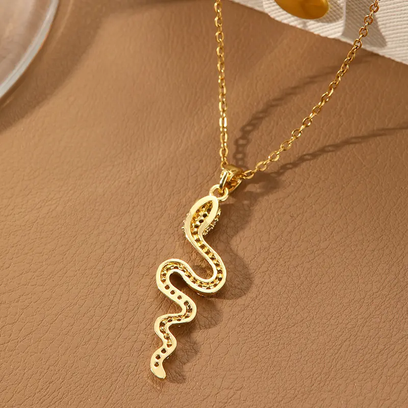 Titanium steel necklace for women, non-fading snake pendant, clavicle chain jewelry