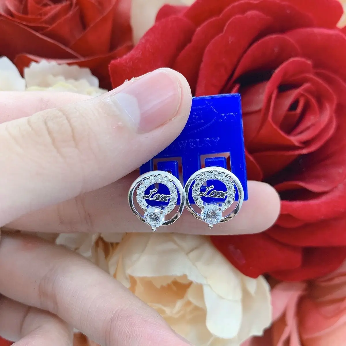 Hoa tai nữ bạc kiểu LOVE BTT92