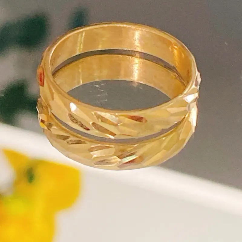 Nhẫn khế phom mắc tre chạm xéo siêu chíu siêu sáng chất liệu đồng đỏ cao cấp.