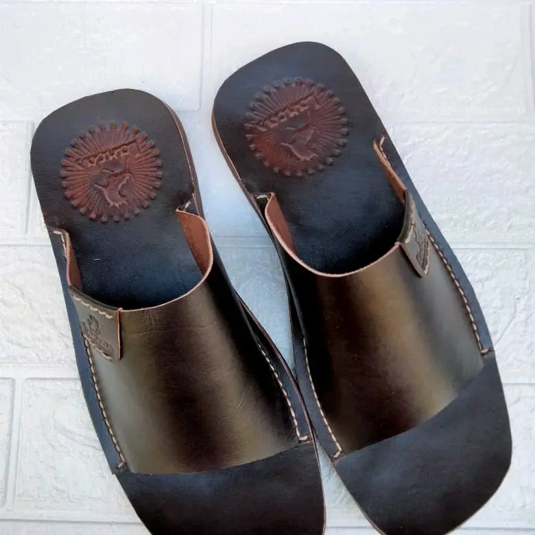 sandal pria kulit sapi asli terbaru Hak Datar 4