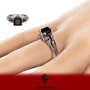 Cincin Fashion Berlapis Perak Dengan Zirconia Hitam Yang Dipasang Kepribadian Serbaguna VINNDA