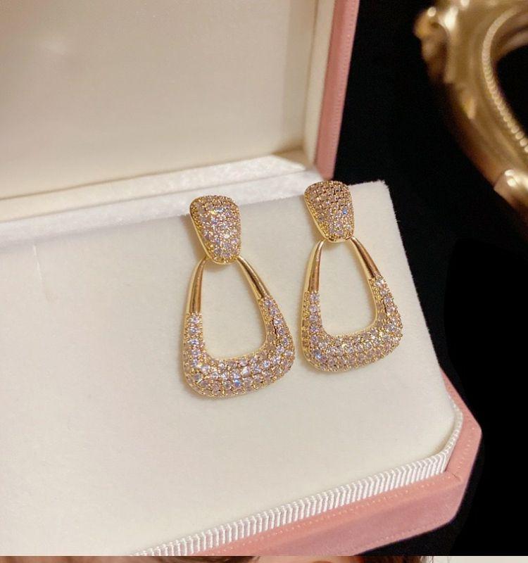 Product Introduction of 2025 New S925 Silver Needle New Niche Design Full Diamond Geometric Earrings Retro Style Versatile Ear Jewelry 1241 1
