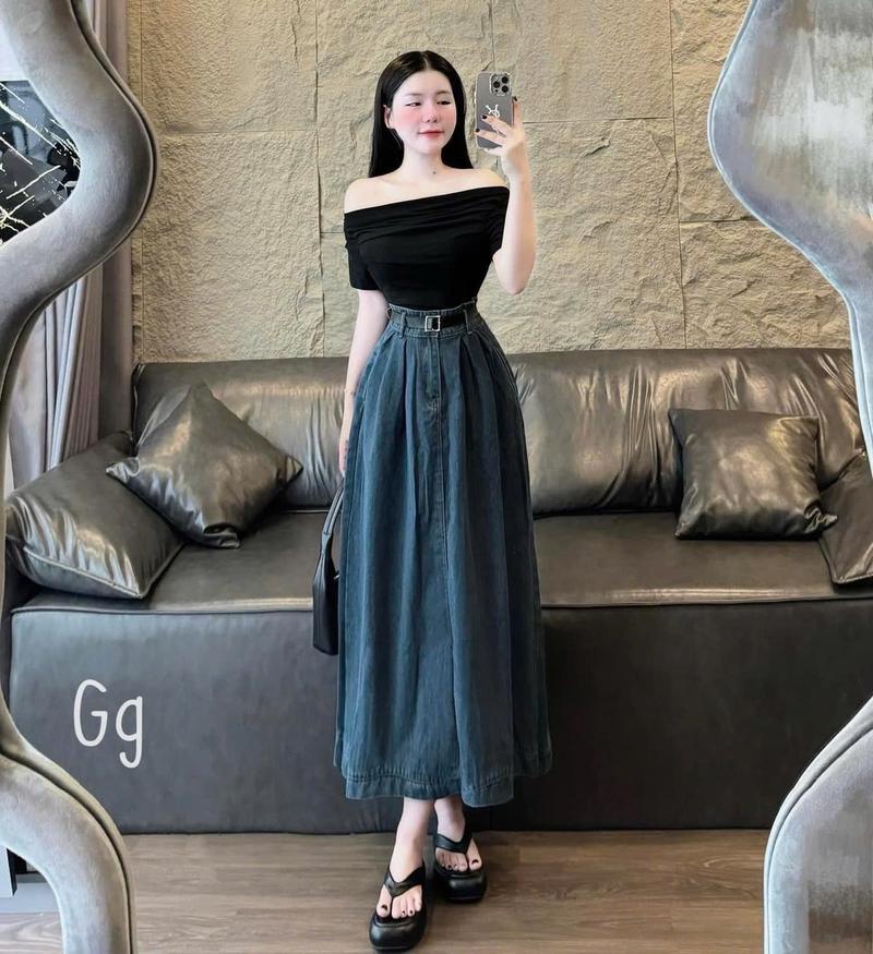 Product Introduction of SÉT CHÂN VÁY JEAN DÁNG DÀI kÈM ÁO KIỂU BỆT VAI SEZI 45KG-57kg Nữ Women Kem Top Nhung Voi tiệc 3