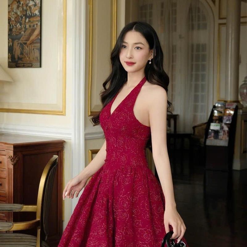ĐẦM TƠ THÊU HOA ĐỎ KIM SA ĐI TIỆC, ĐU SỰ KIỆN, ĐI CHƠI, ĐẦM CỔ YẾM BLING BLING SANG CHẢNH LẤP LÁNH, ĐẦM TẾT, ĐẦM GIÁNG SINH, ĐẦM NOEL, ĐẦM TIỆC CUỐI NĂM CỰC XINH Women Dress Kim Tuyến 3