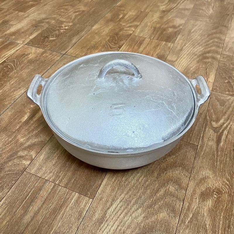 Nồi gang đúc nấu lẩu cháo, kho thịt cá size 25cm (số 5)