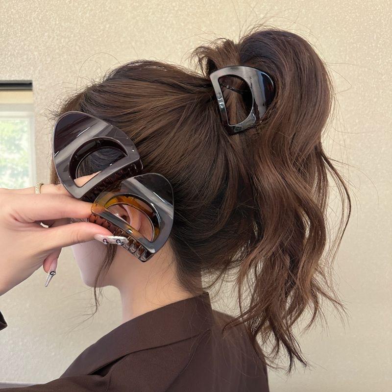 Product Introduction of 1-3 pcs 6CM Acrylic Medium Shark Clip Hollow Matte Color Hair Claw for Women Elegant Square Headwear Korean Hair Accessories for Girls 5