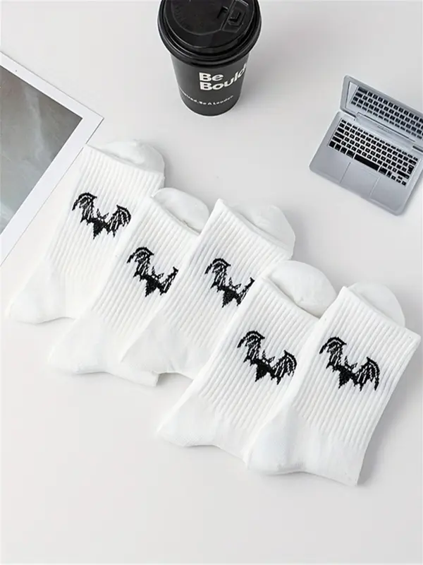 Women's 5 Pairs Bat Print Crew Socks, Fashion Casual Comfy Socks for Daily Outdoor Wear, Women Socks for All Seasons 2
