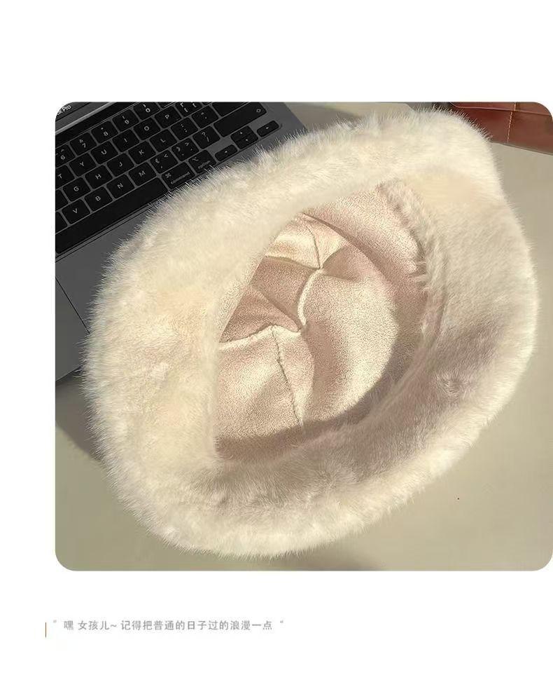 Product Introduction of Mũ nồi nhung, màu trắng, dành cho trẻ em, dễ thương và ấm áp, với nhung, làm cho khuôn mặt trông nhỏ hơn, được làm bằng lông thỏ, thích hợp cho vòng đầu lớn, phong cách Người Nổi Tiếng trên Internet 8