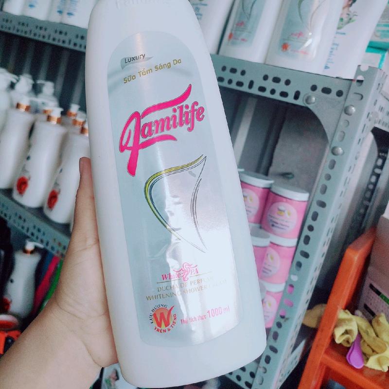 Sữa tắm familife cá ngựa 1000ml