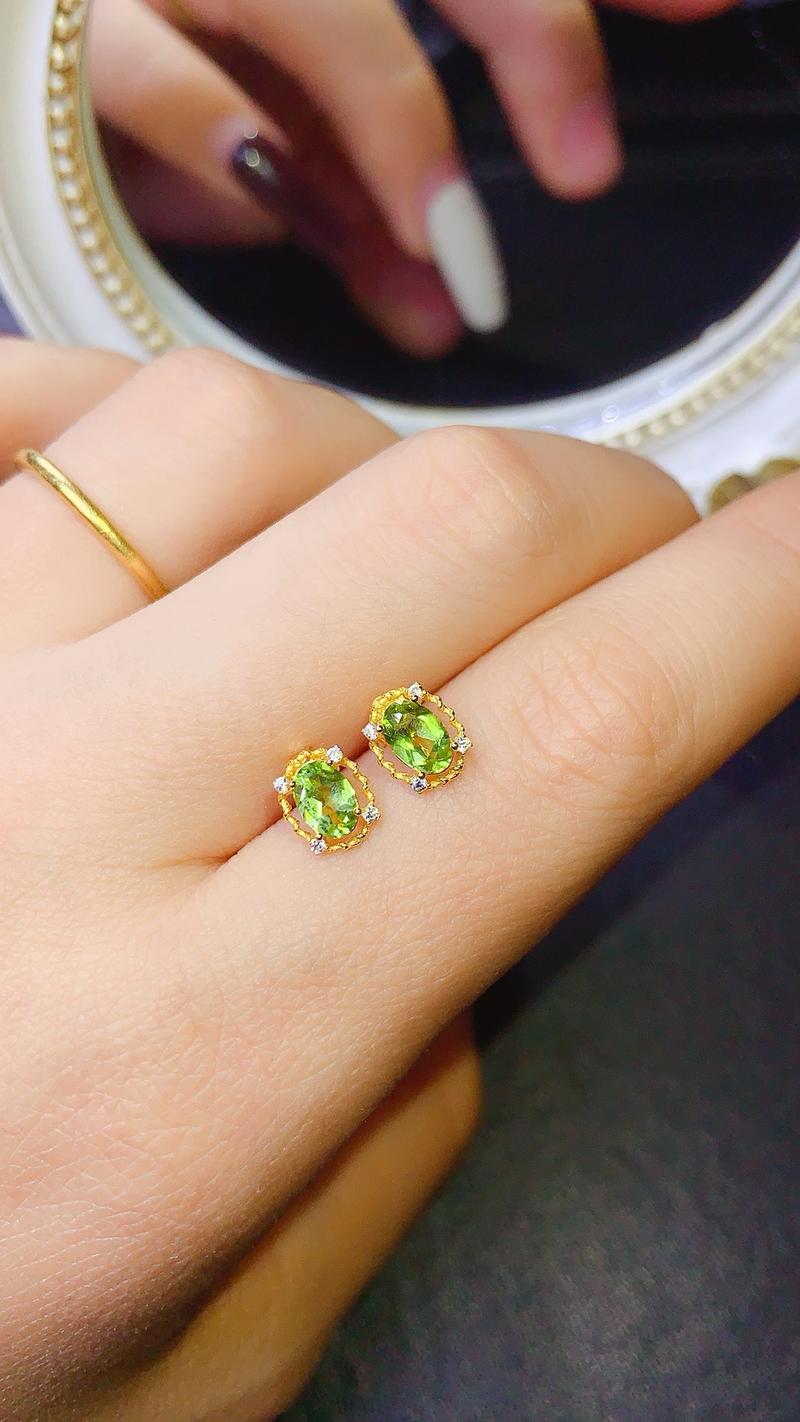 Product Introduction of Natural Colored Gemstone-S925 Silver Natural Peridot Earrings Fashion Niche Design Oval 4*6mm Earrings-2025 New Hot Selling Gift 2