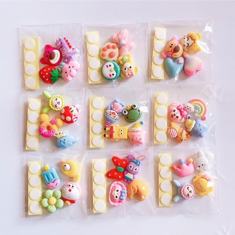 Hình Dán STICKER 3D SET 4 Chiếc Ngẫu Nhiên Đáng Yêu Trang Trí Bình Nước, Điện Thoại( Mẫu Ngẫu Nhiên - Có Kèm KEO DÁN ) 4